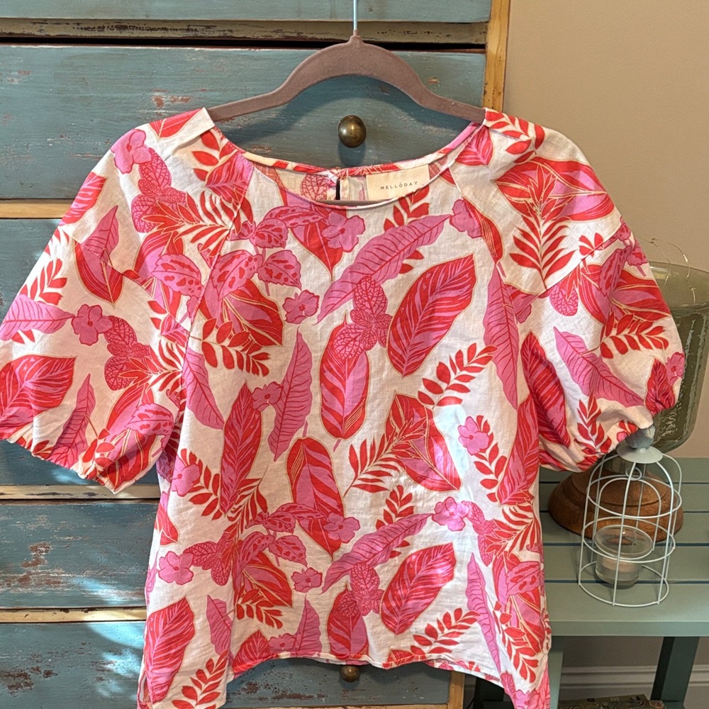 MELLODAY Pinkish/Reddish/Cream Floral Blouses. Sz Med